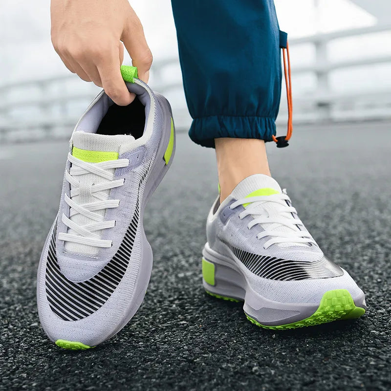 Men's Sports Shoes Flying Woven Running Shoes Spring and Autumn Low-top Net Cloth Shoes Cushioned Non-slip Outdoor Jogging Shoes